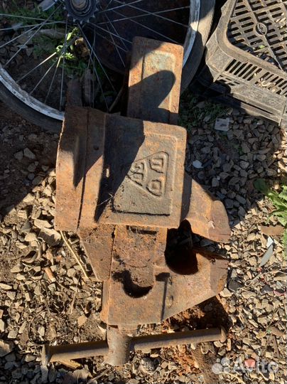 Тиски слесарные бу СССР