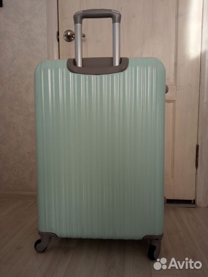 Чемодан на колесах