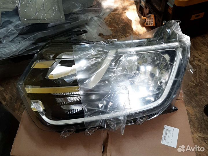 Фара левая Рено Дастер 2