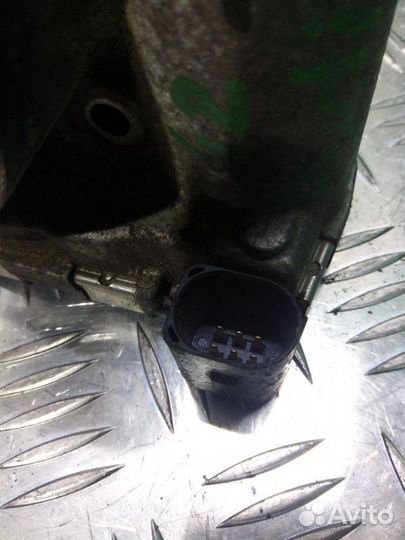 Дроссельная заслонка Audi A8 седан 4.2 1997