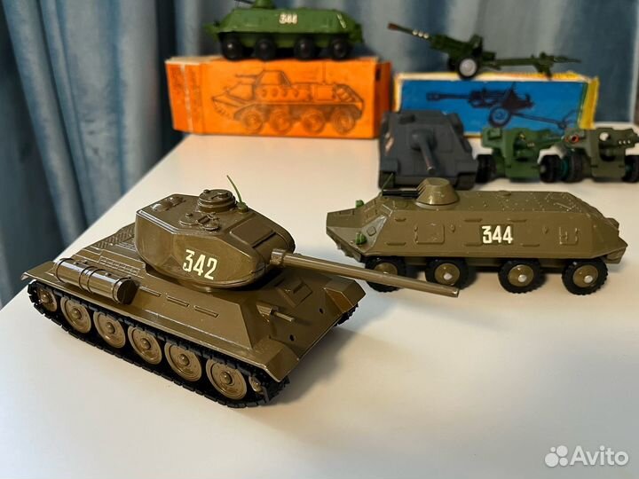 Советская военная техника танк т34 СССР