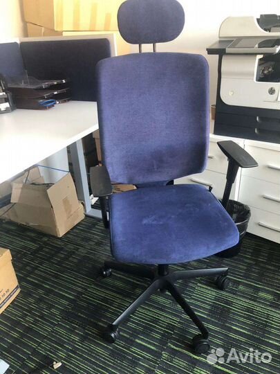 Письменный стол, кресло, тумба