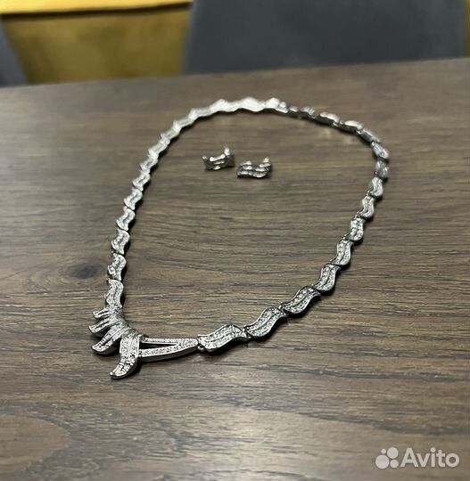 Комплект колье и серьги