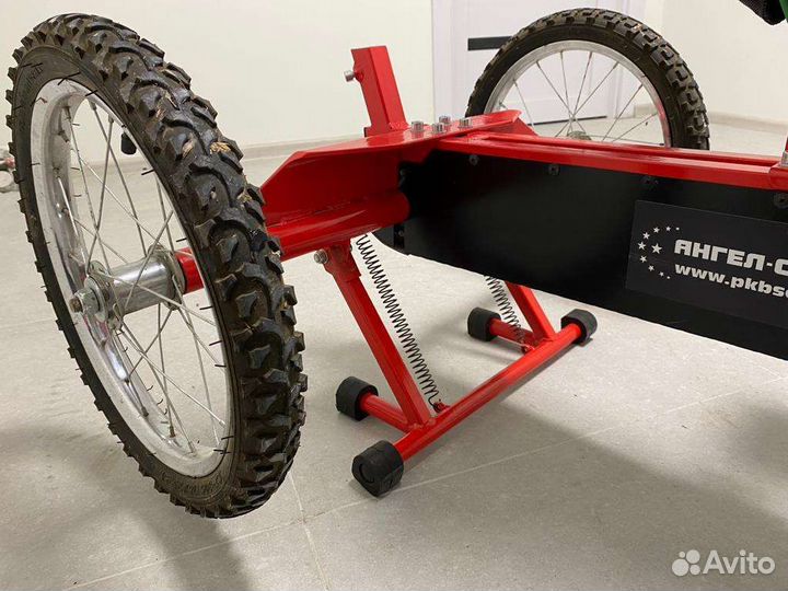 Трехколесный велосипед и велотренажёр