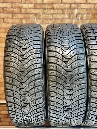 Michelin X-Ice North 3 215/60 R16