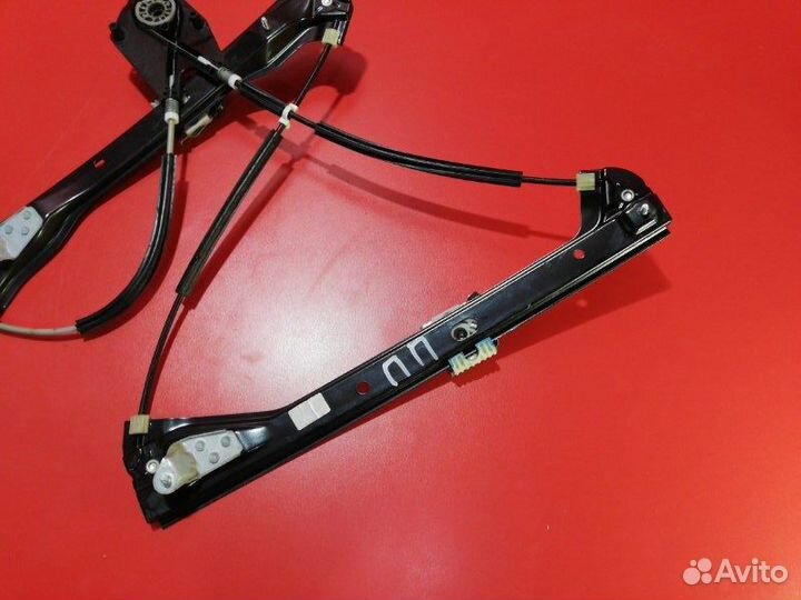 Стеклоподъемник передний правый Volkswagen Polo