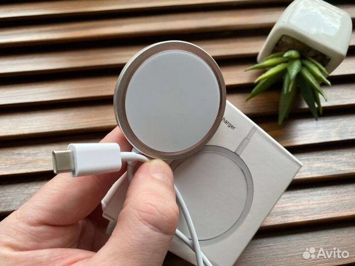 Беспроводное устройство MagSafe Charger 15W