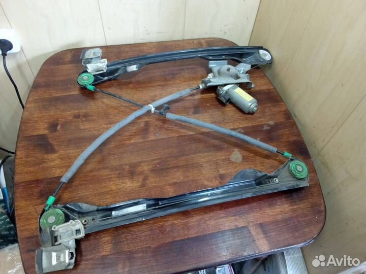 Стеклоподъемник передний правый FordFocus1