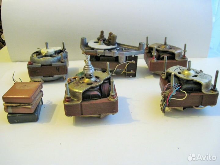 Электродвигатели проигрывателей, магнитофонов