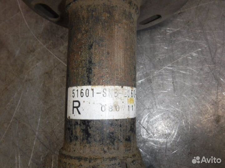 Амортизатор передний правый Honda Civic 4D R18A2