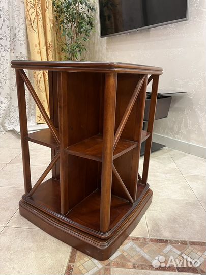 Открытая поворотная тумба