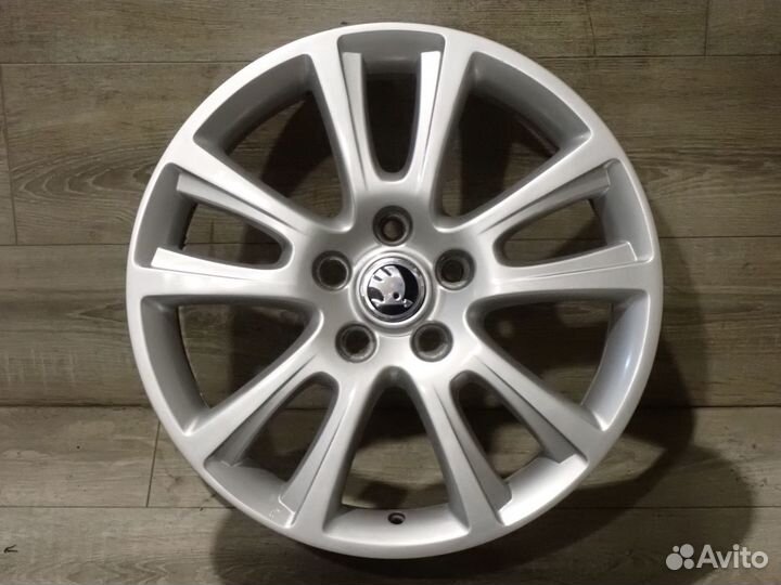 Комплект дисков R17 Skoda Octavia A5 оригинал 2к