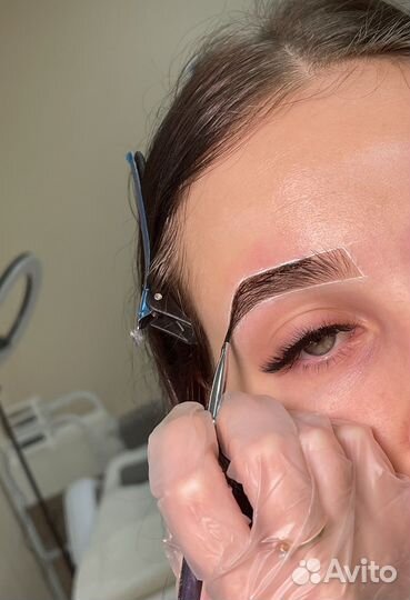 Модель брови