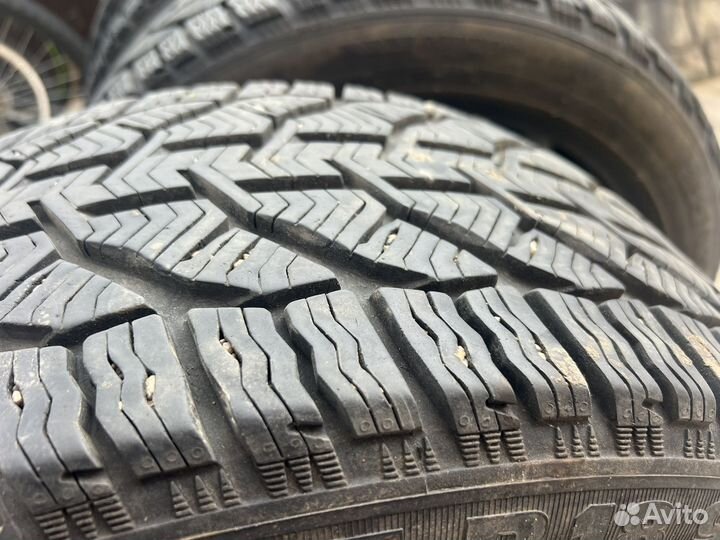 Kormoran Snow 235/45 R18