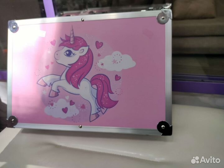 Юный художник набор для творчества чемодан