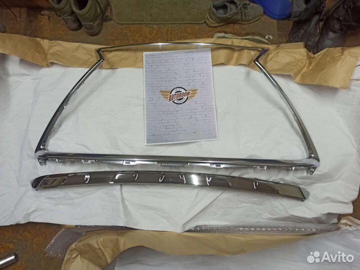 Молдинг решетки радиатора Lexus NX 2017-2022