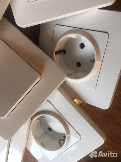 Комплектик электрики Legrand