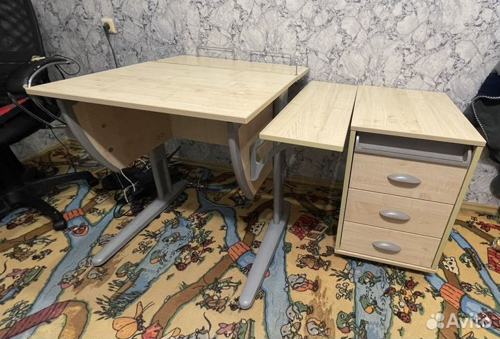 Детский стол парта