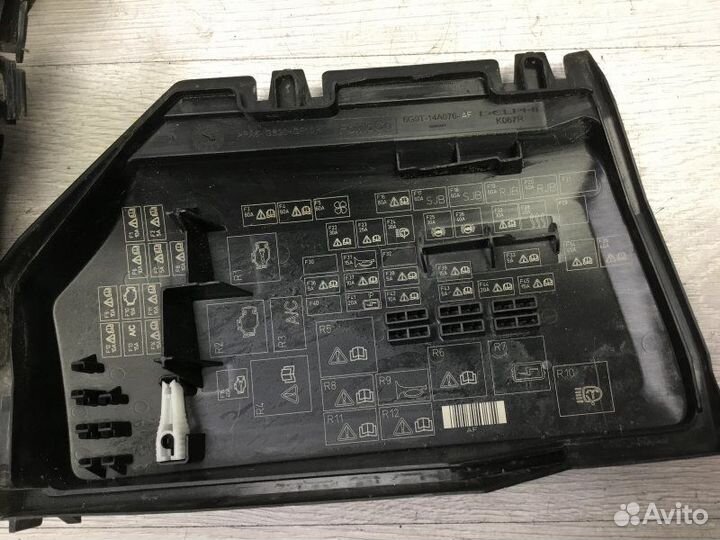 Блок реле и предохранителей Ford Mondeo 2 2009