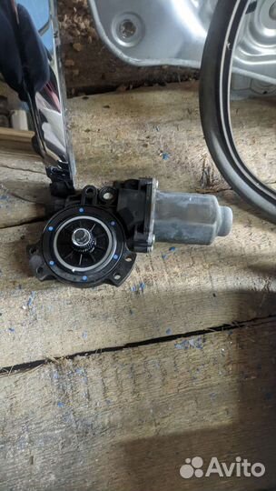 Киа спортаж 3 задняя левая дверь, ручка, стекла