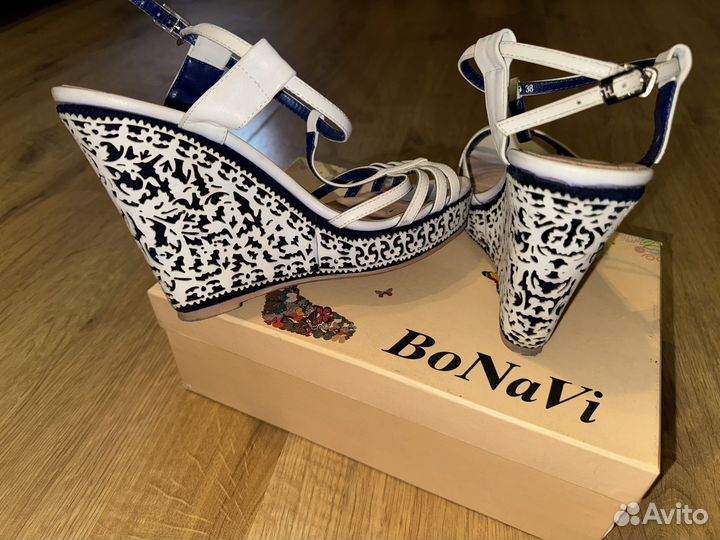 Босоножки на платформе 37