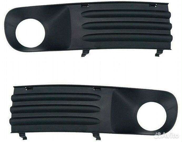 Решетка противотуманки переднего бампера VW