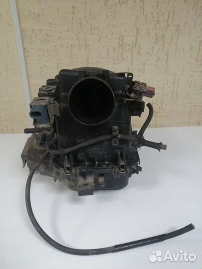 Корпус воз. фильтра Toyota Matrix Pontiac Vibe