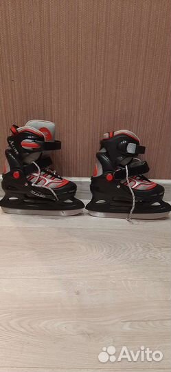 Коньки хоккейные