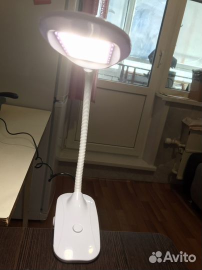 Лампа настольная
