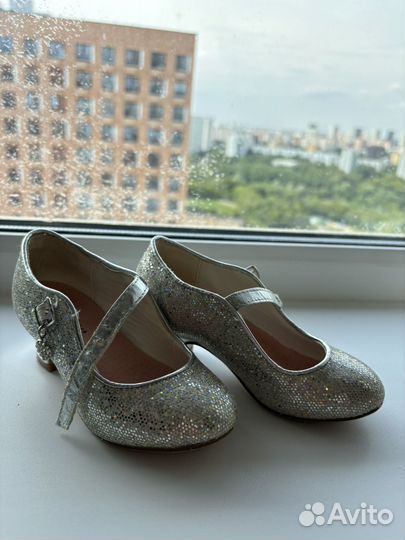 Туфли для девочки 24-25