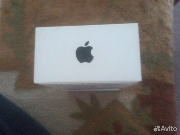 Телефон iPhone 5s каробка