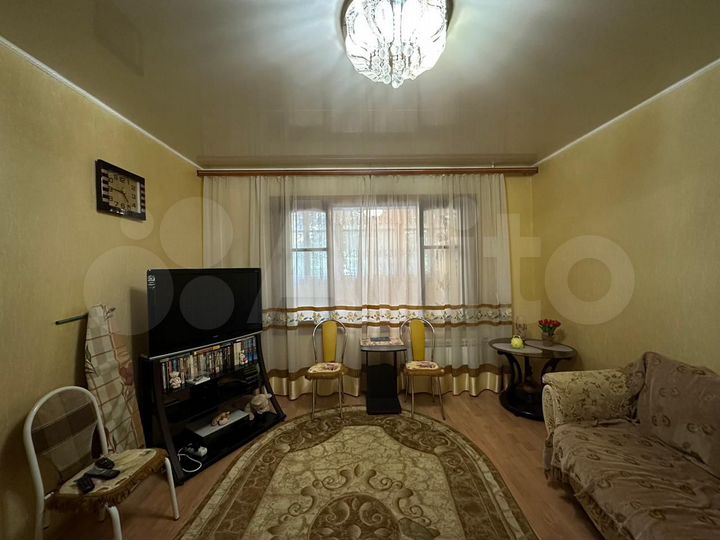 2-к. квартира, 55 м², 1/9 эт.