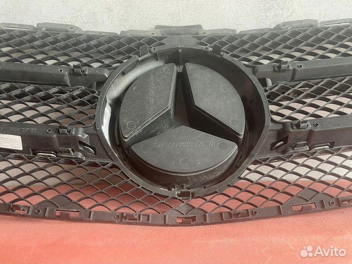 Решетка радиатора Mercedes C class w205