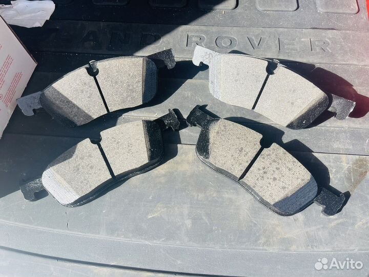 Колодки тормозные передние P44026 новые