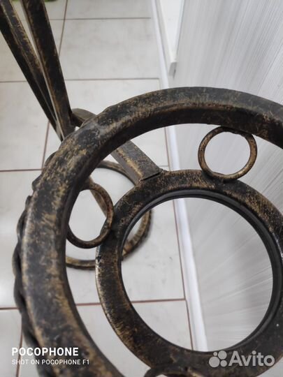 Подставка под цветы металлическая