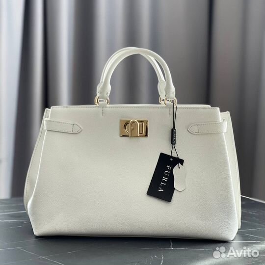Сумка белая натуральная кожа furla