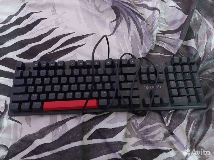 Игровая механическая клавиатура RGB