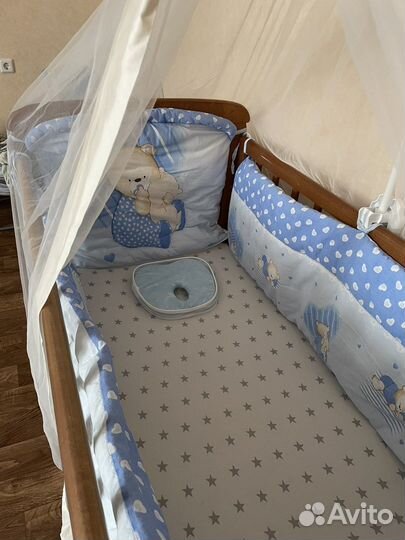 Детская кроватка с балдахином,матрасом,бортиками