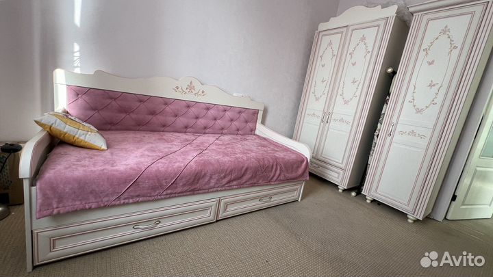 Комплект мебели для детской