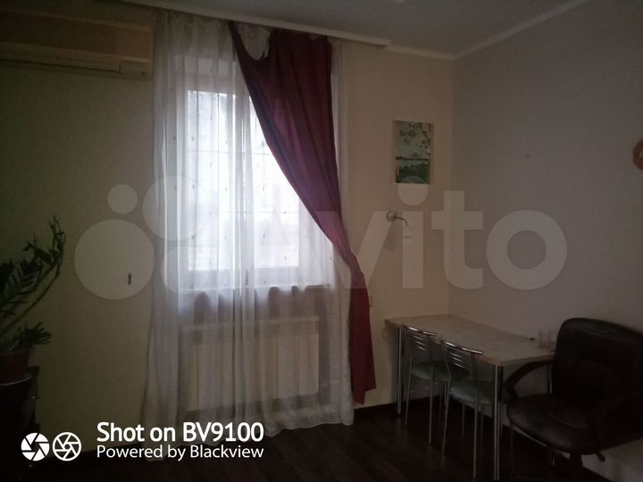 Комната 90 м² в 2-к., 3/3 эт.