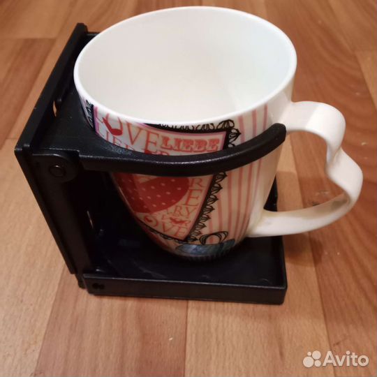 Подставка для стаканов для автомобилистов