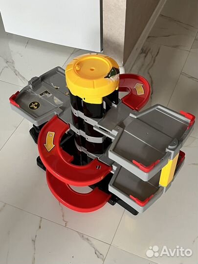 Детская парковка для машинок