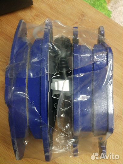 Тормозные колодки передние