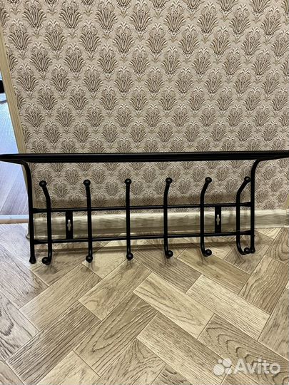 Вешалка в прихожую на стену