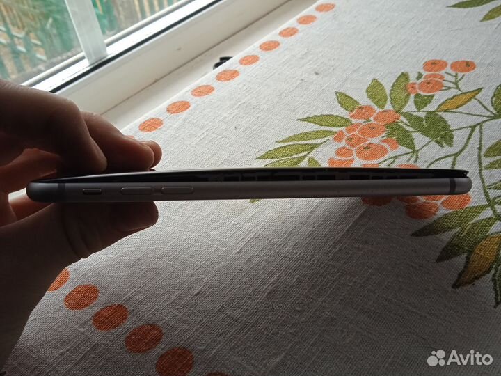 iPhone 6S, 64 ГБ