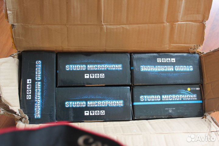 Микрофон BM-800. Конденсаторный. Чёрно-Золотой