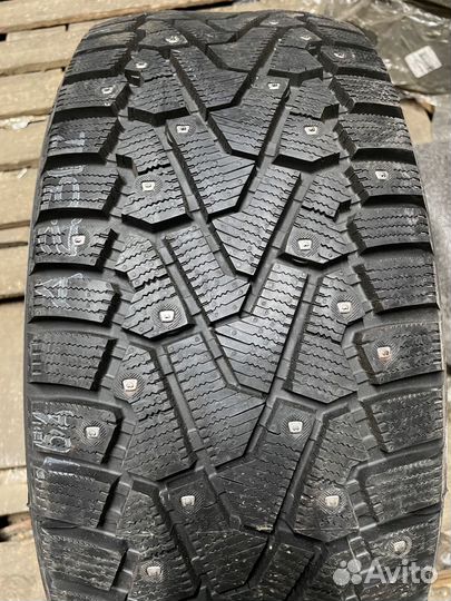 Pirelli Ice Zero 245/40 R20 99T