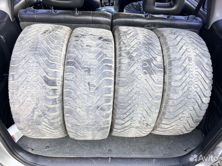 Goodyear Ultra Grip 300 235/60 R16 100T