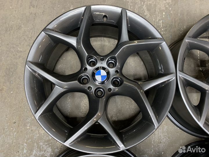 Комплект оригинальных литых дисков BMW 322 R18