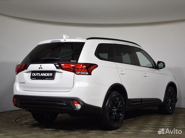 Mitsubishi Outlander 2.0 CVT, 2022